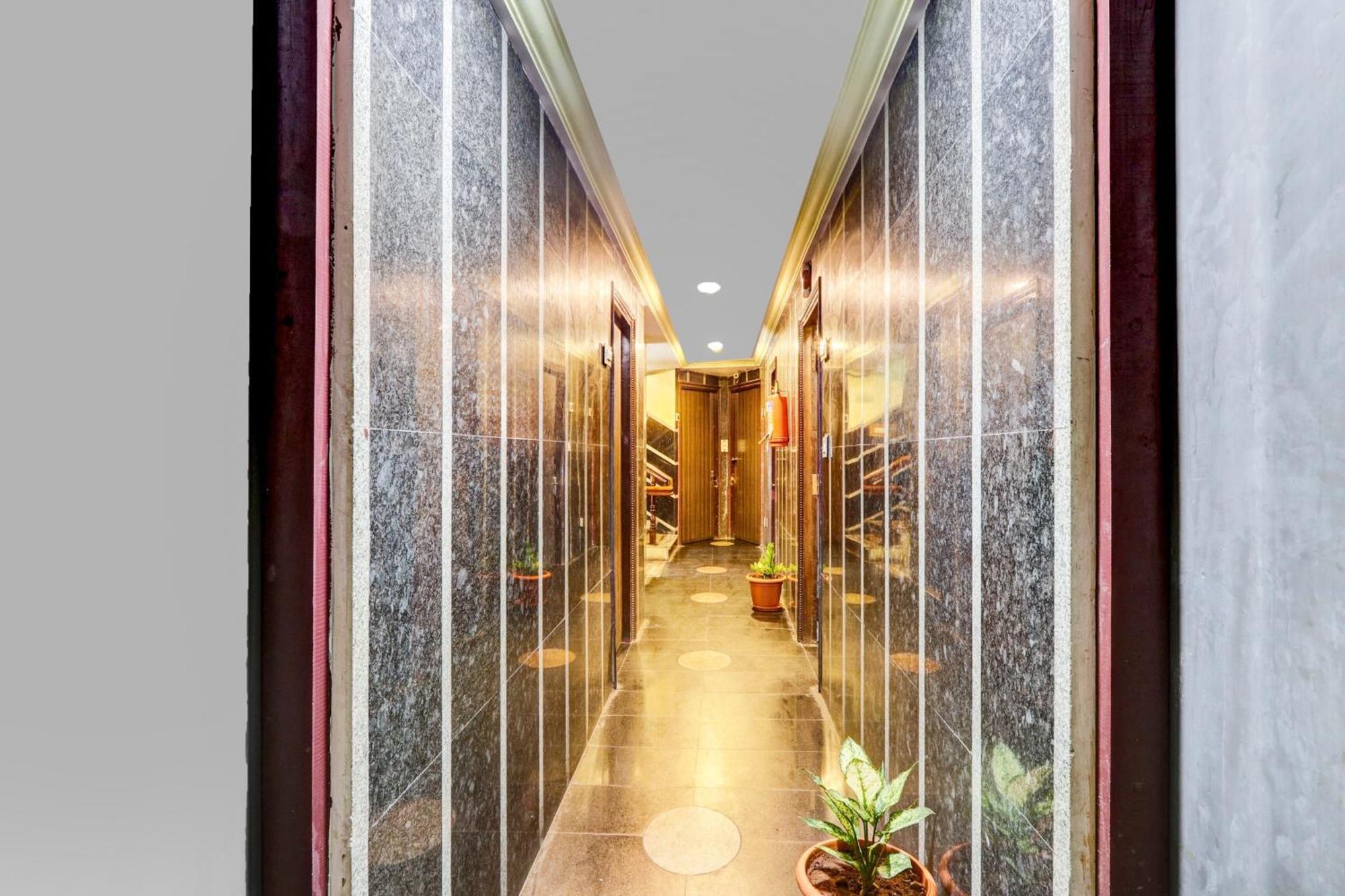 OYO 12680 Hotel Sitara Inn Vijayawada Bagian luar foto