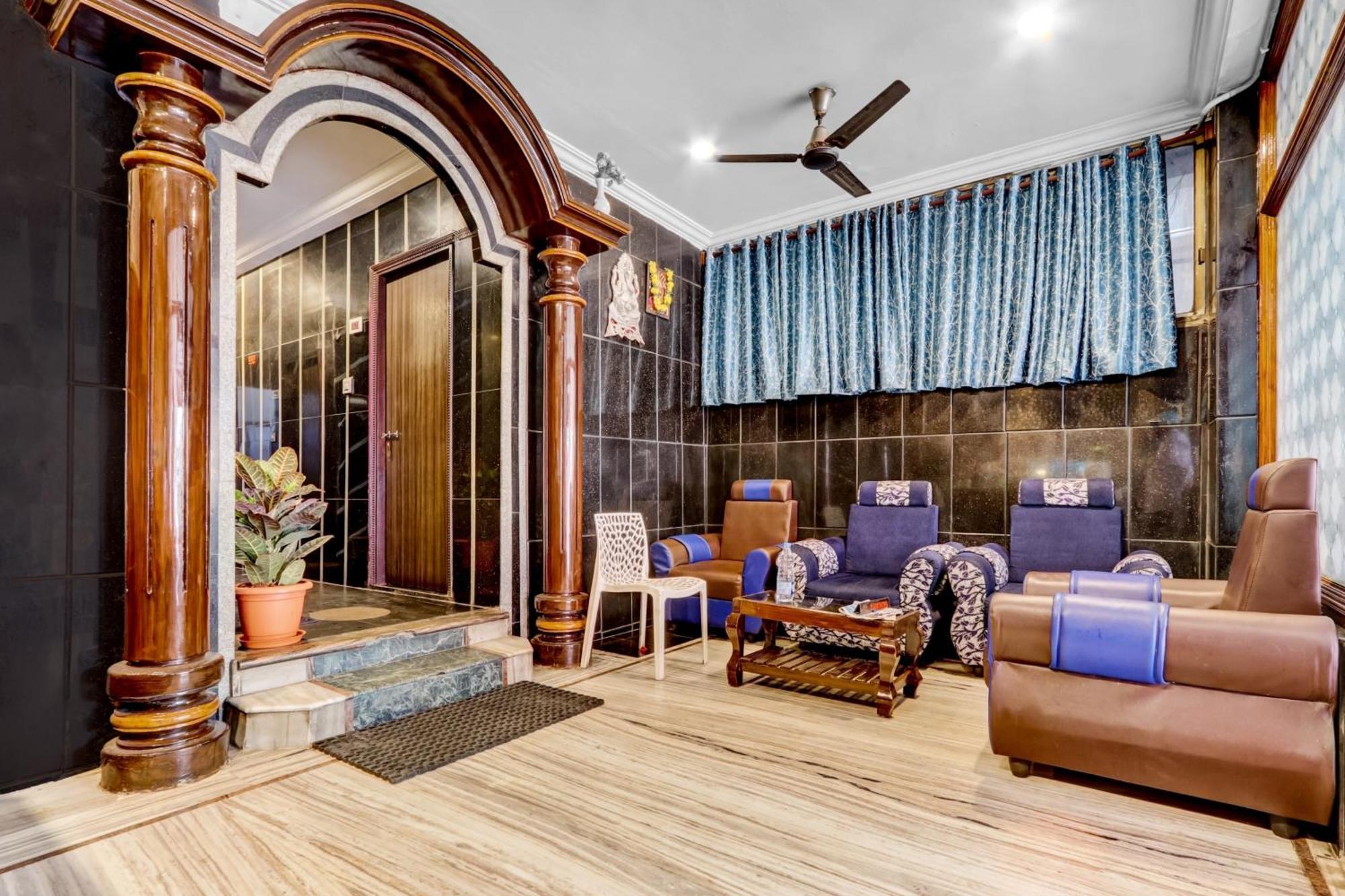 OYO 12680 Hotel Sitara Inn Vijayawada Bagian luar foto