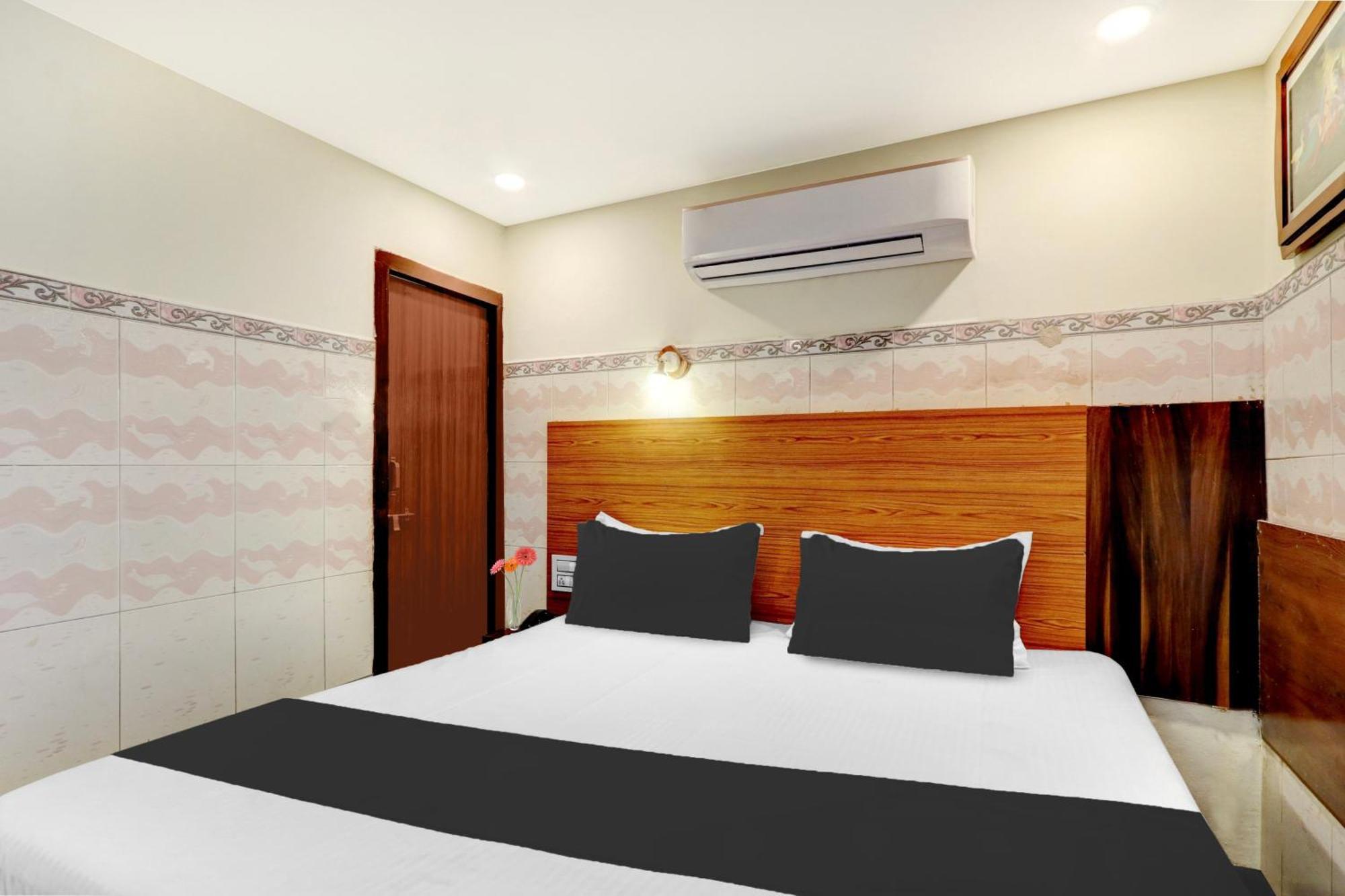 OYO 12680 Hotel Sitara Inn Vijayawada Bagian luar foto