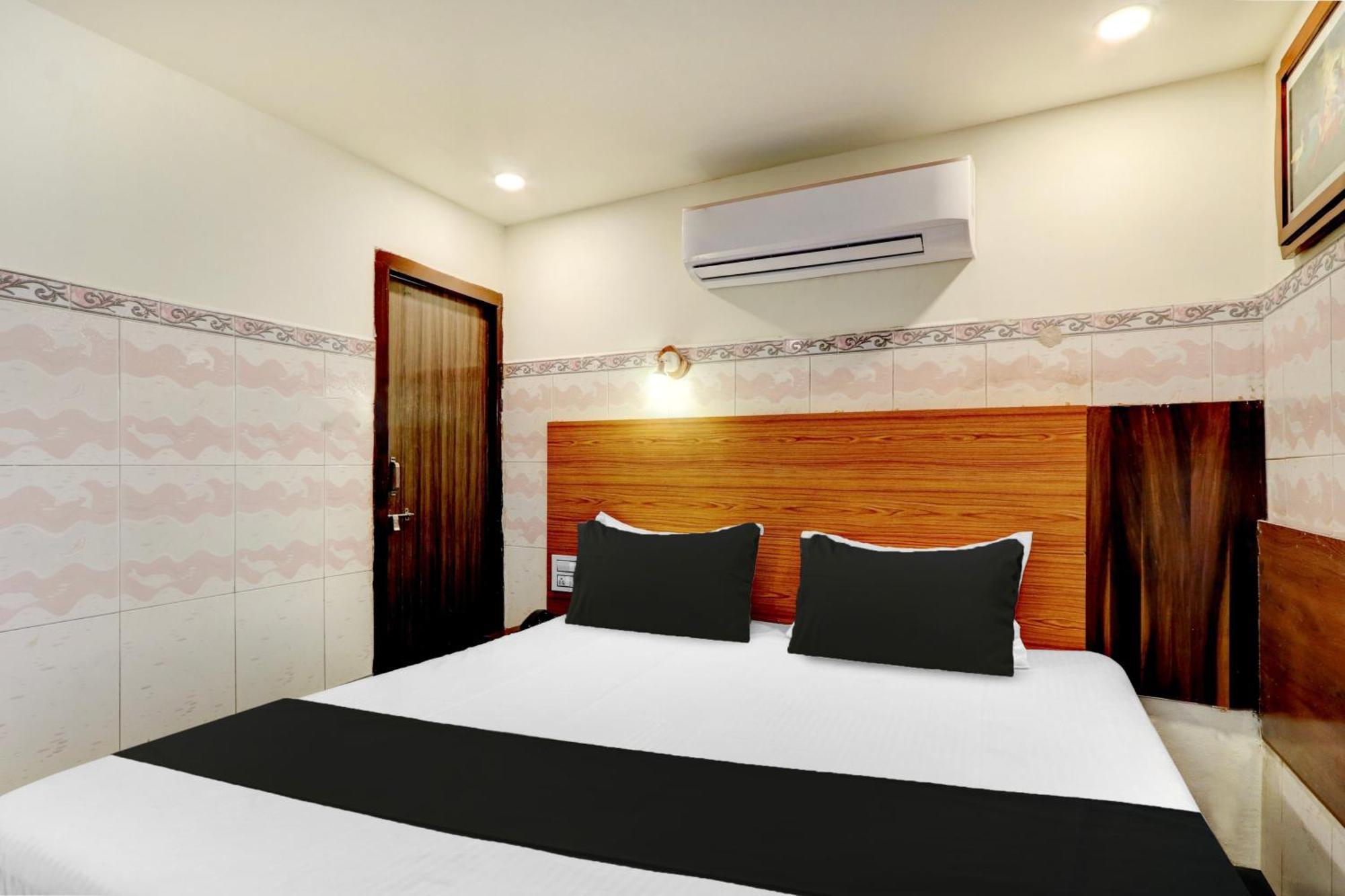 OYO 12680 Hotel Sitara Inn Vijayawada Bagian luar foto